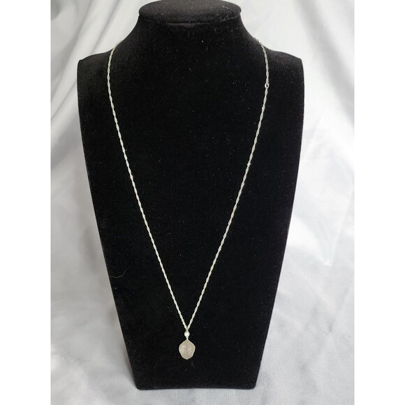 Holly Yashi Silvertone Leaf Necklace - Picture 1 of 10